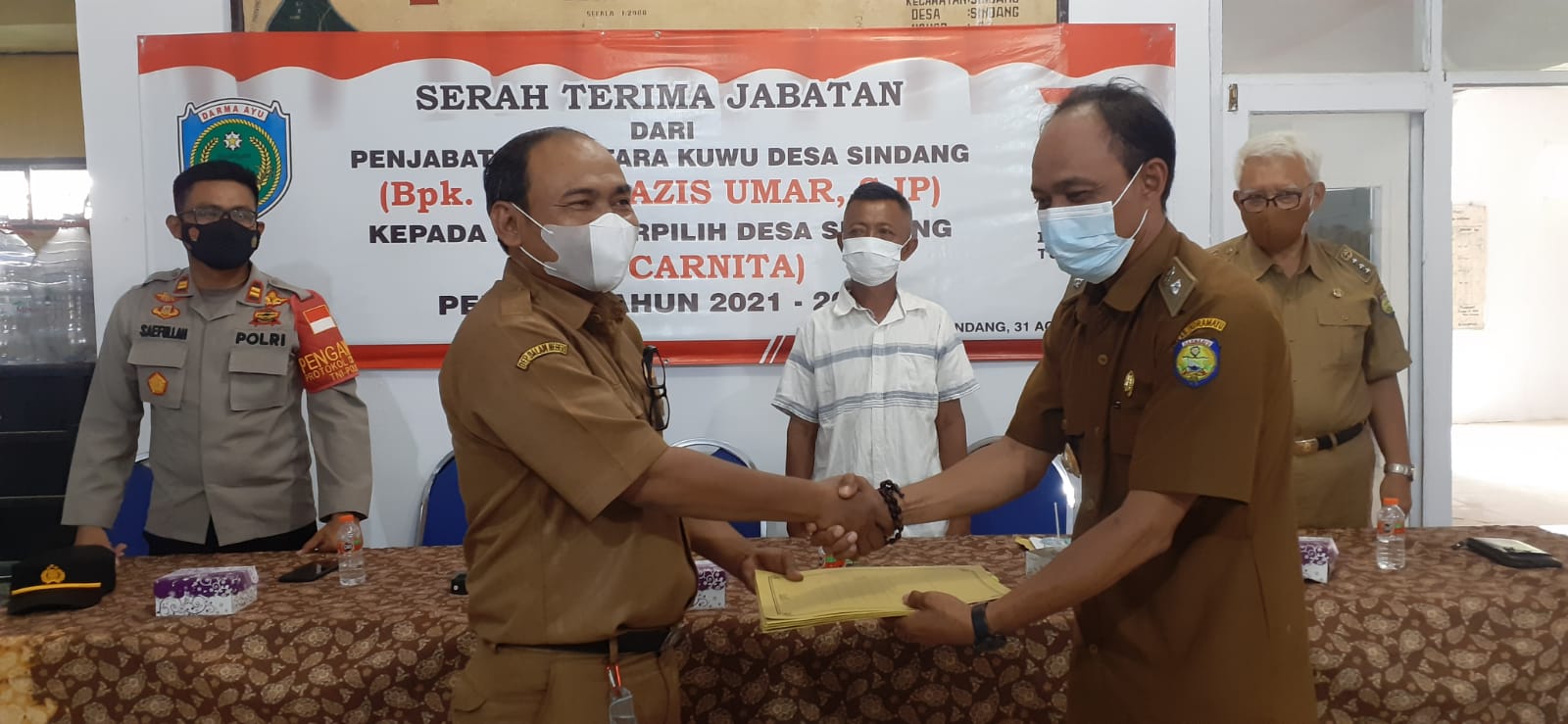 Sertijab Kuwu Desa Sindang Berjalan dengan Patuhi Prokes