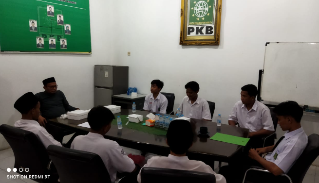 Kunjungan Siswa  Kesumua Fraksi DPRD Indramayu