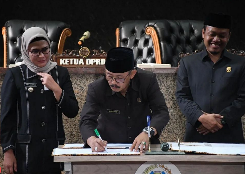 Ketua DPRD Indramayu dan Pemkab Sepakati KUA-PPAS Tahun 2024