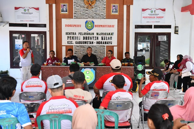 Kunjungi Desa Drunten Kulon, Sekda Aep Surahman Sosialisasikan 10 Program Unggulan Indramayu