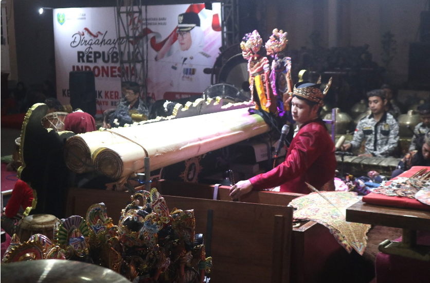 Syukuran HUT Ke-79 Kemerdekaan RI, Pemkab Indramayu Gelar Pertunjukan Wayang 2 Hari Berturut-turut