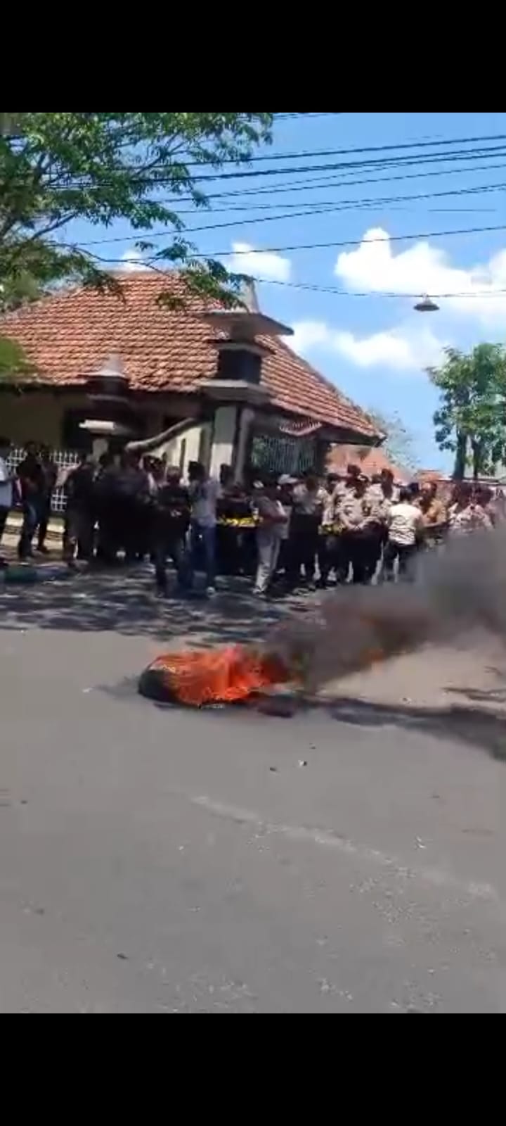 PJ Bupati Pamekasan Satu Tahun Memimpin, PJ Bupati Pamekasan Di Tuntut Mundur Dari Jabatannya