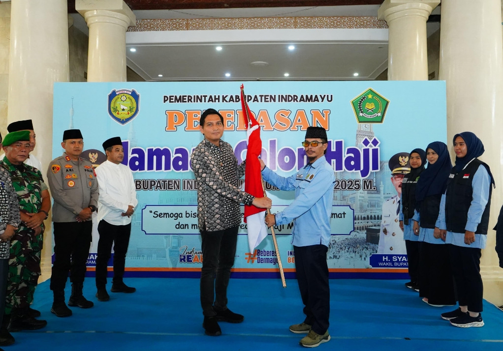 Bupati Lucky Hakim Lepas 445 Calon Jemaah Haji, Minta Doakan Kabupaten Indramayu