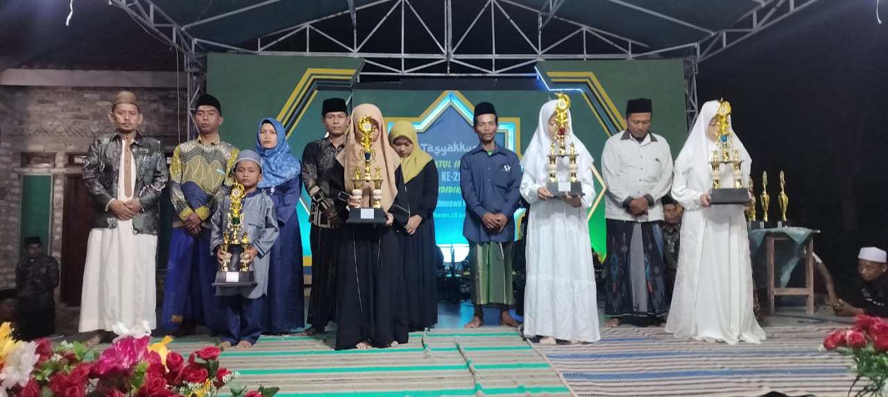 Yayasan Al-Furqon Gelar Haflatul Imtihan ke-21 Yang Dikemas Dengan Pengajian Umum