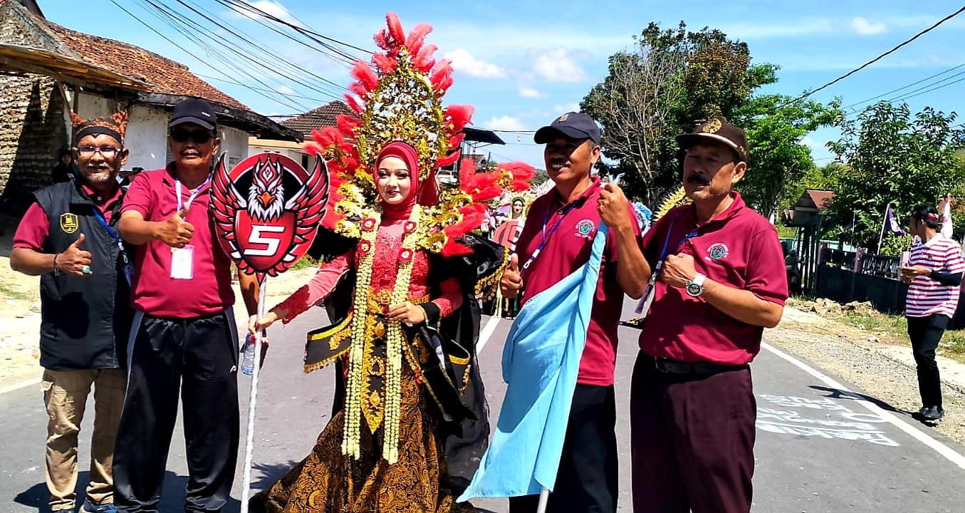 Karnaval HUT RI ke-80 di Waru Pamekasan: Simbol Persatuan dan Kebersamaan