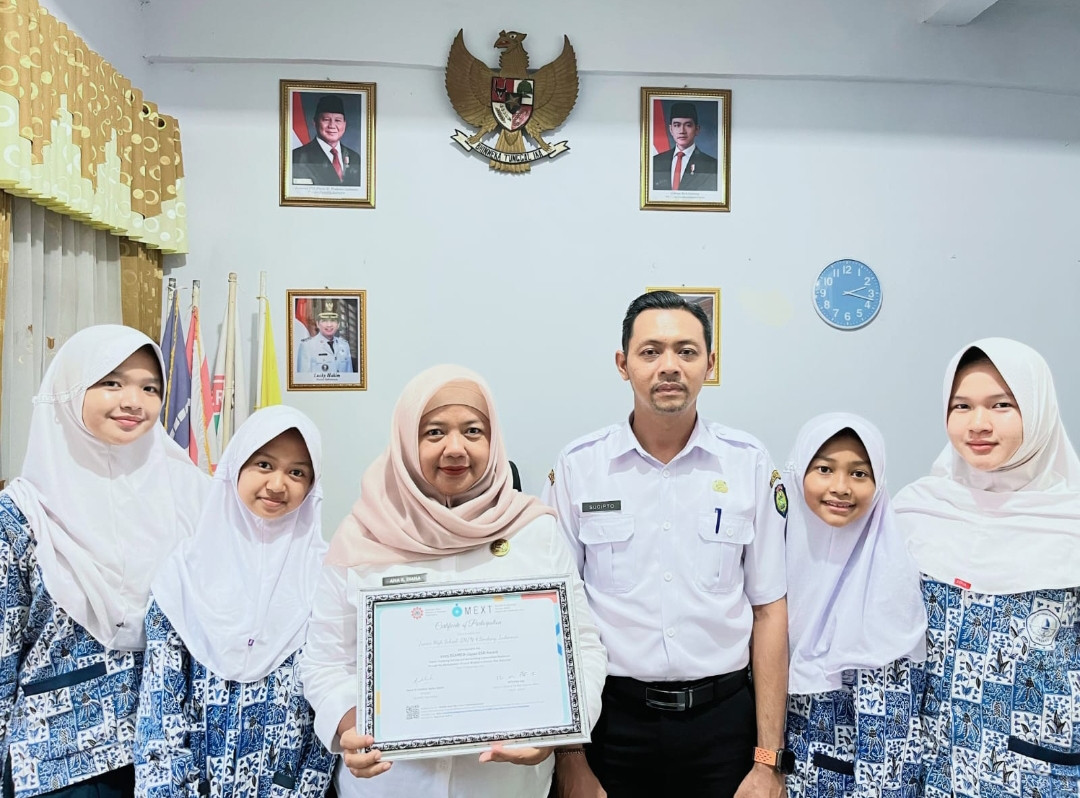 SMPN 4 Sindang Raih Penghargaan Internasional atas Inovasi The Adventure in Mangrove Forest