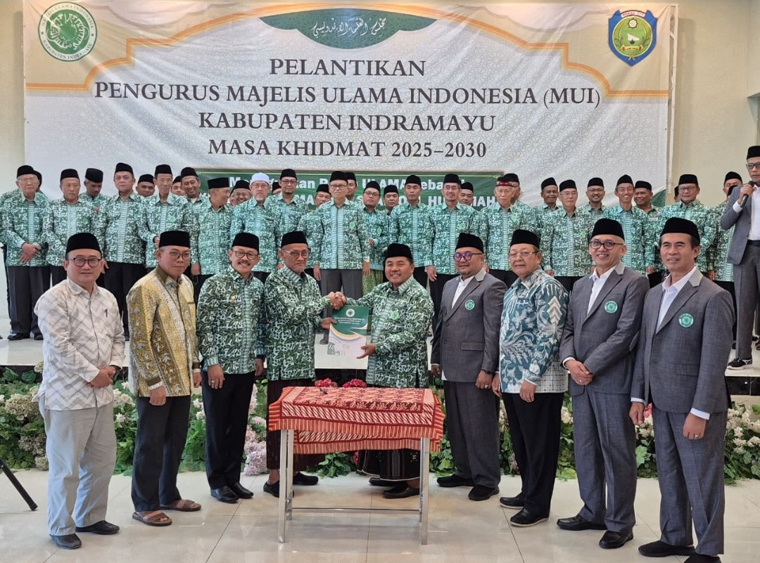Resmi Dilantik, KH. Syaerozi Bilal Nakhodai MUI Indramayu Periode 2025-2030