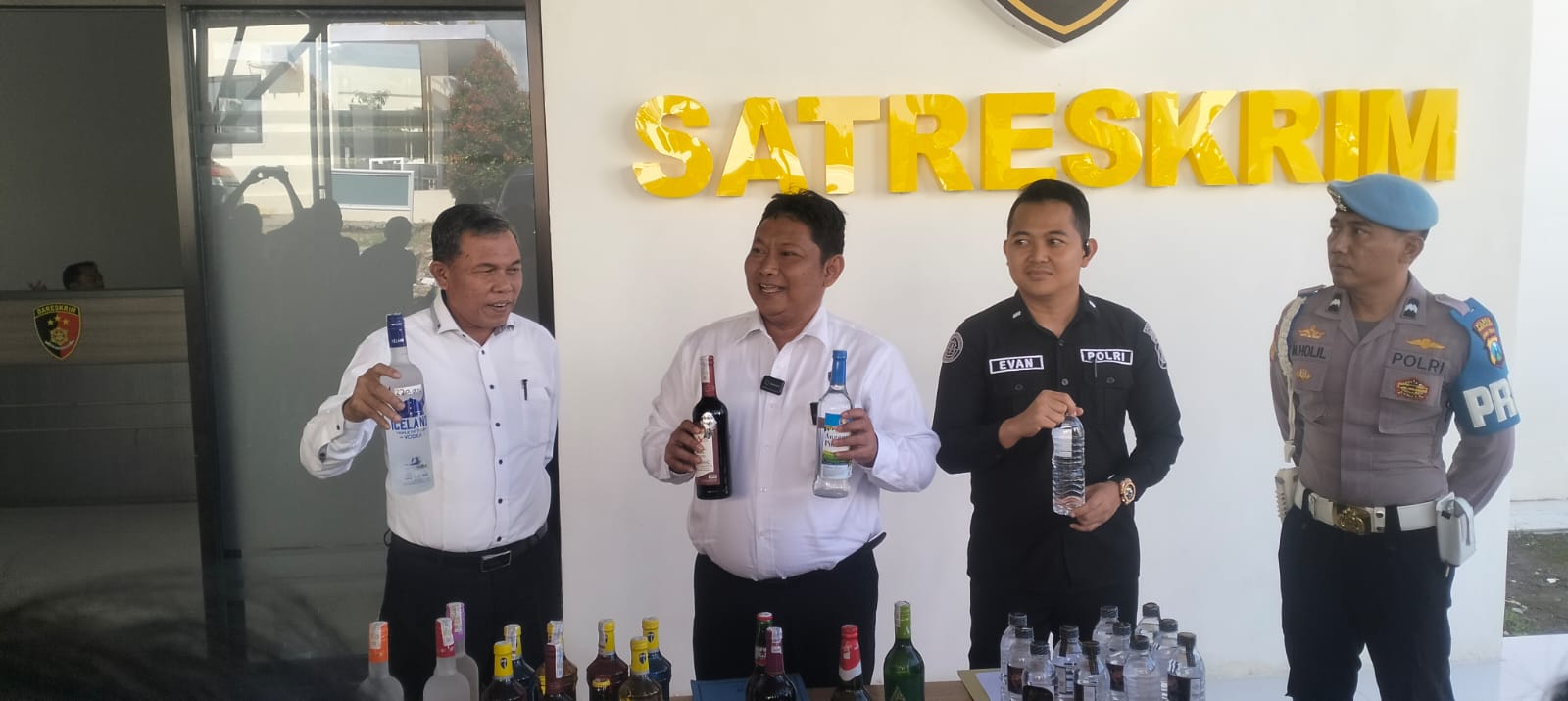 Razia Miras di Pamekasan, 373 Botol Minuman Keras Disita