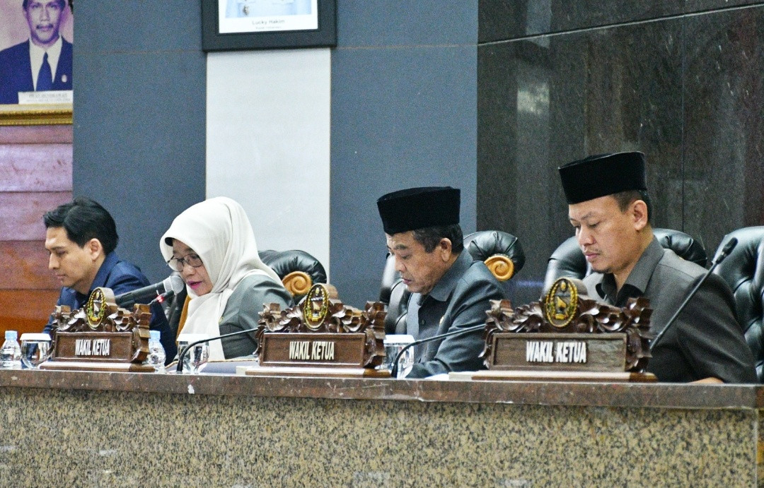 Rapat Paripurna DPRD Indramayu Tentang Raperda Susunan Perangkat Daerah