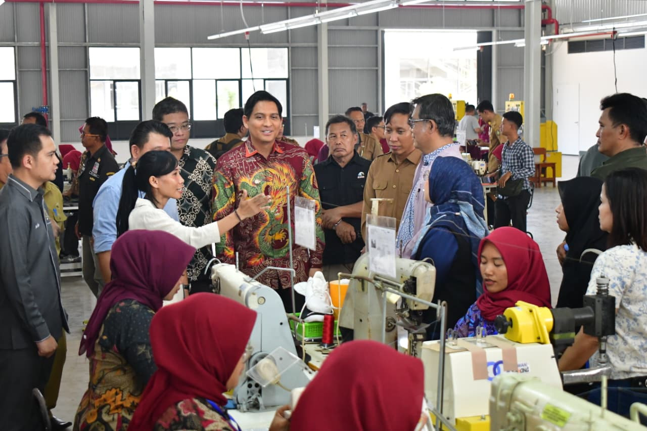 Bupati Indramayu Lucky Hakim Dorong Investasi dan Penyerapan Tenaga Kerja Saat Kunjungi PT Free View Internasional