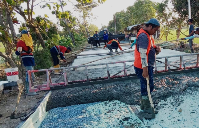 Pengecoran Jalan Sindang-Pecuk Dimulai, Pelaksana: Prioritaskan Standar Mutu dan Kualitas