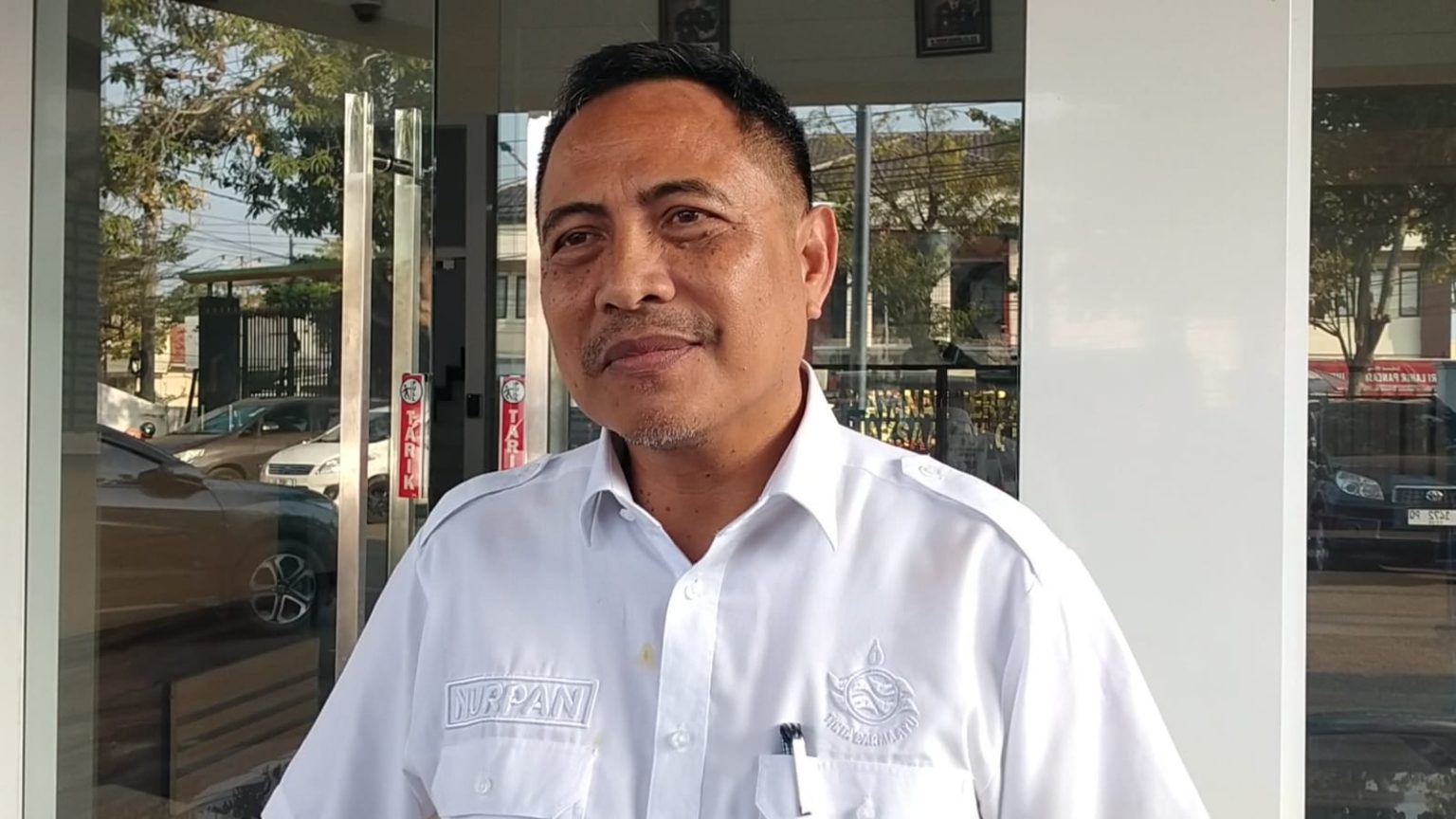 DIRUT PERUMDAM TDA INDRAMAYU DIPERIKSA KEJAKSAAN SELAMA 7 JAM TERKAIT MARK UP BELANJA RUTIN Rp39 MILYAR