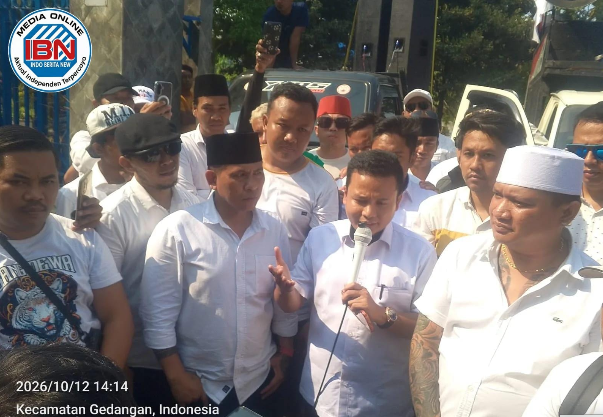 BUAH MANIS AKSI PERLOKI, BEA CUKAI JATIM CABUT LARANGAN JUALAN ROKOK LOKAL